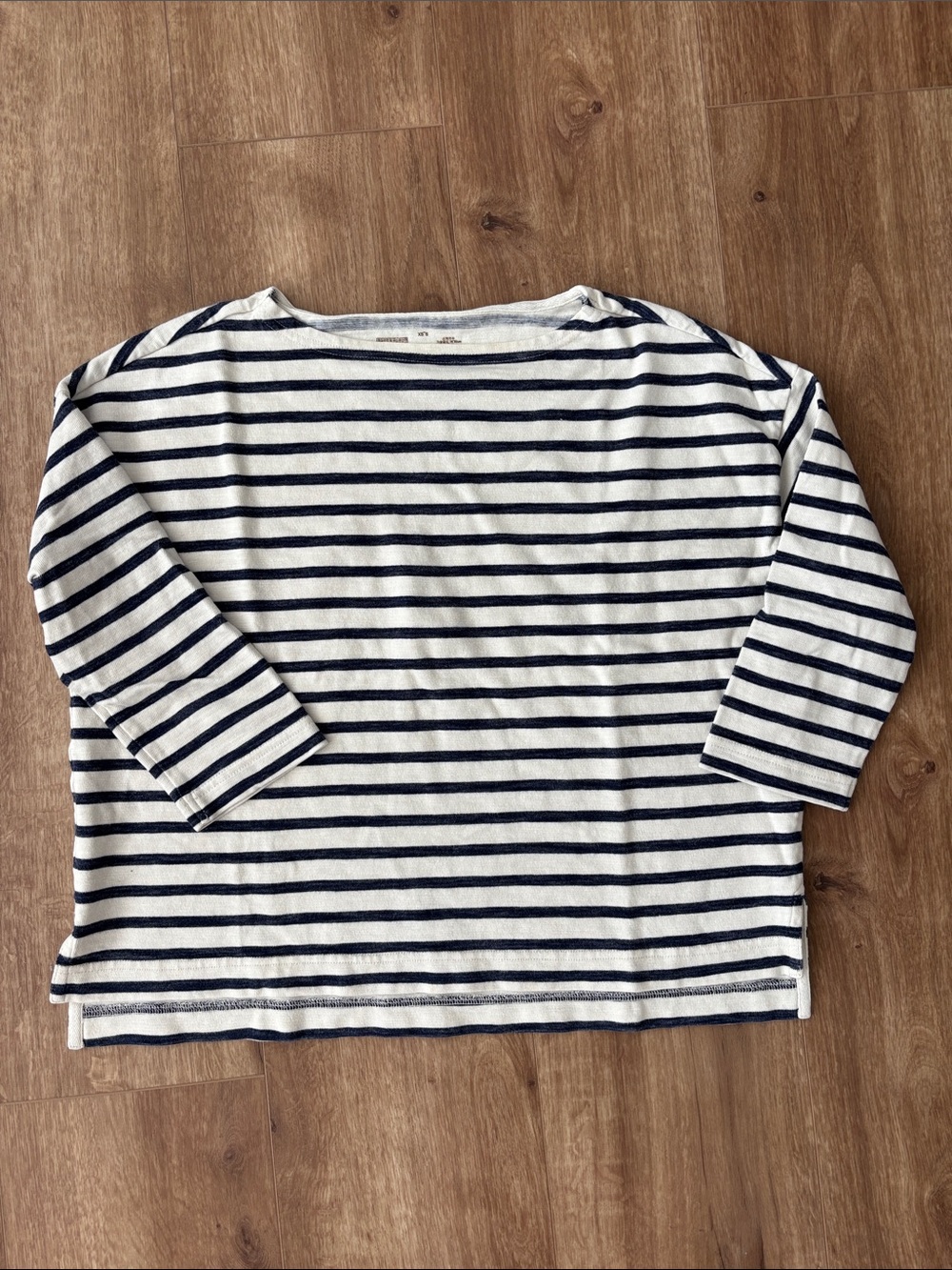 Cropped Navy and White Striped Shirt - Classic Breton Tee - 3/4 length sleeve - Picture 3 of 3